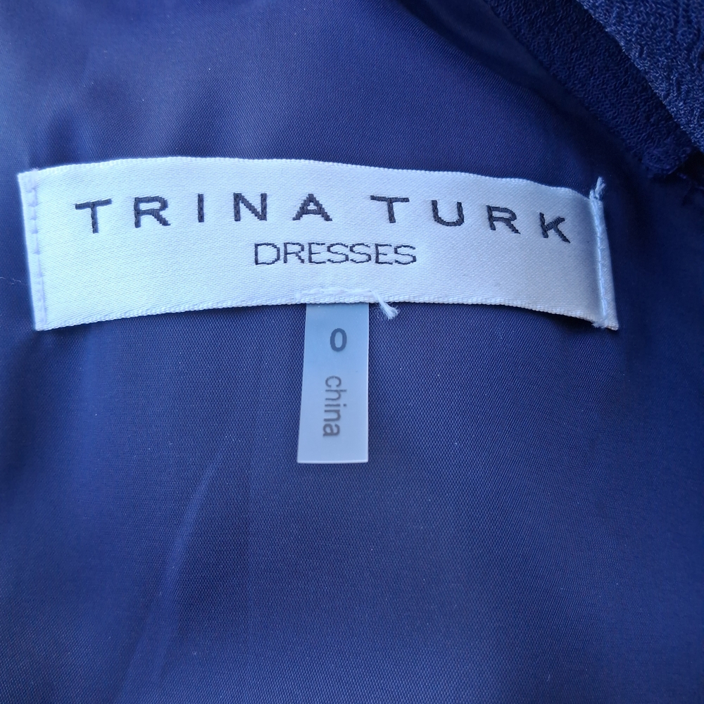 Trina Turk Elegant Tulip Split Sleeve V- Neckline Shift Dress Sz.0 Classic Chic - Picture 8 of 15